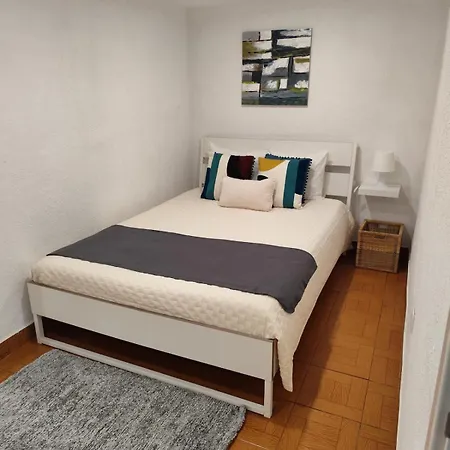 Rua Da Senhora Da Gloria 142 Rc * Лиссабон