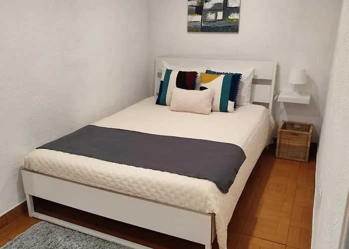 Rua Da Senhora Da Gloria 142 Rc * Лиссабон