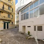 Rua Da Senhora Da Gloria 142 Rc Lissabon